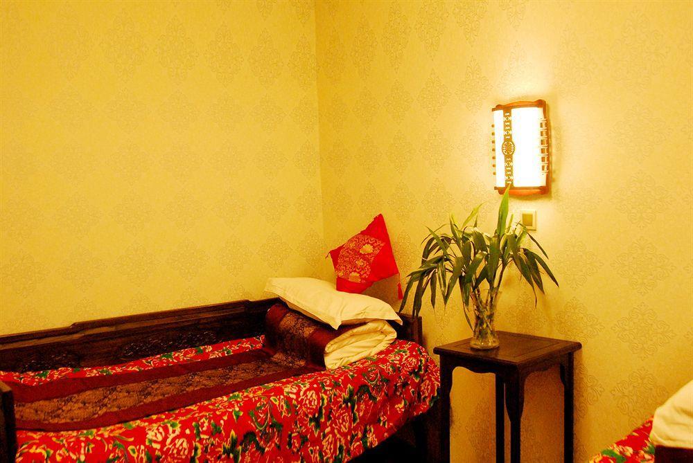 Happy Dragon Courtyard- Newly Renovated With French Windows, Near Tian'anmen Forbidden City,lama Temple And Heaven Temple, 3minutes Walk From Subway,fluent Speaking With Tourist Sights Tickets Service ,free Coffee &laundry Service Hotel