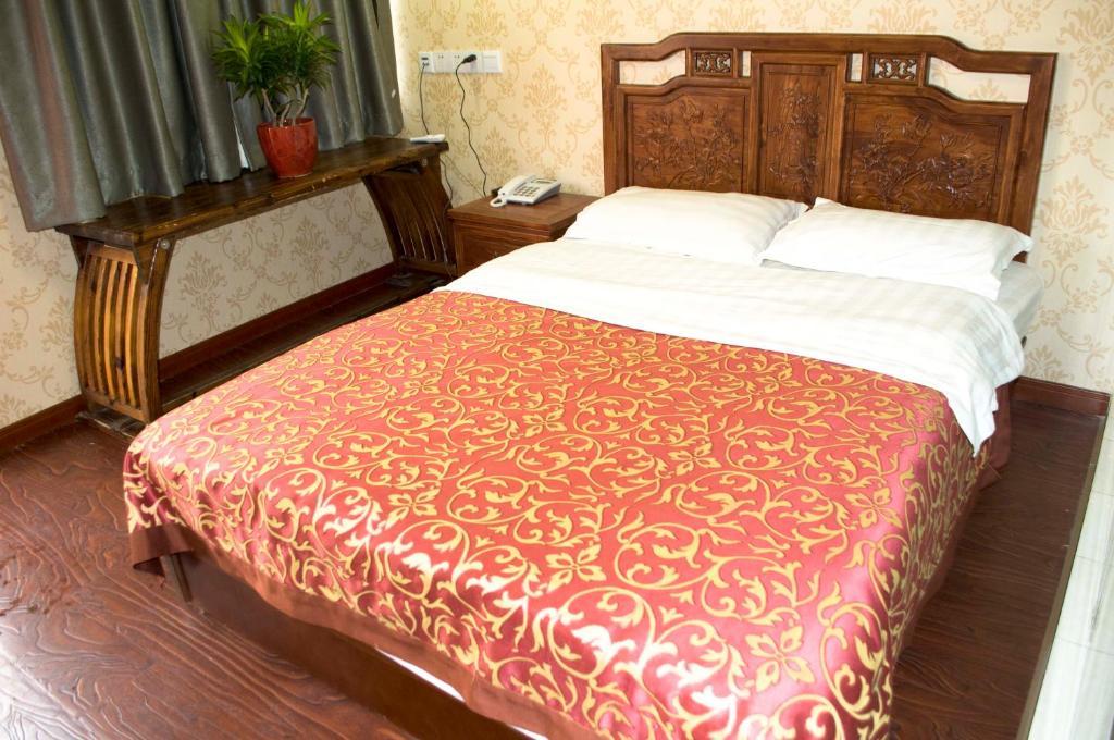 Апартаменты Happy Dragon Courtyard- Newly Renovated With French Windows, Near Tian'anmen Forbidden City,lama Temple And Heaven Temple, 3minutes Walk From Subway,fluent Speaking With Tourist Sights Tickets Service ,free Coffee &laundry Service