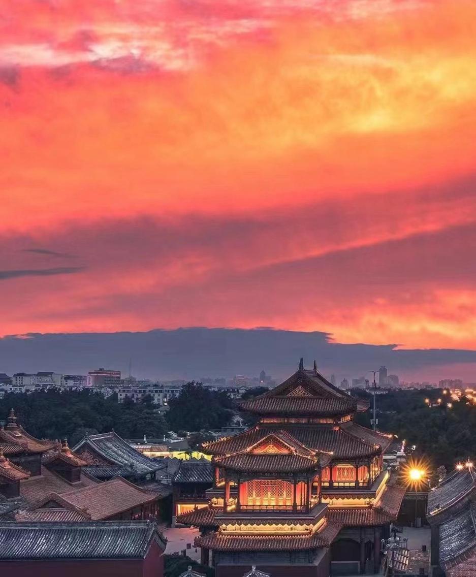 Апартаменты Happy Dragon Courtyard- Newly Renovated With French Windows, Near Tian'anmen Forbidden City,lama Temple And Heaven Temple, 3minutes Walk From Subway,fluent Speaking With Tourist Sights Tickets Service ,free Coffee &laundry Service *