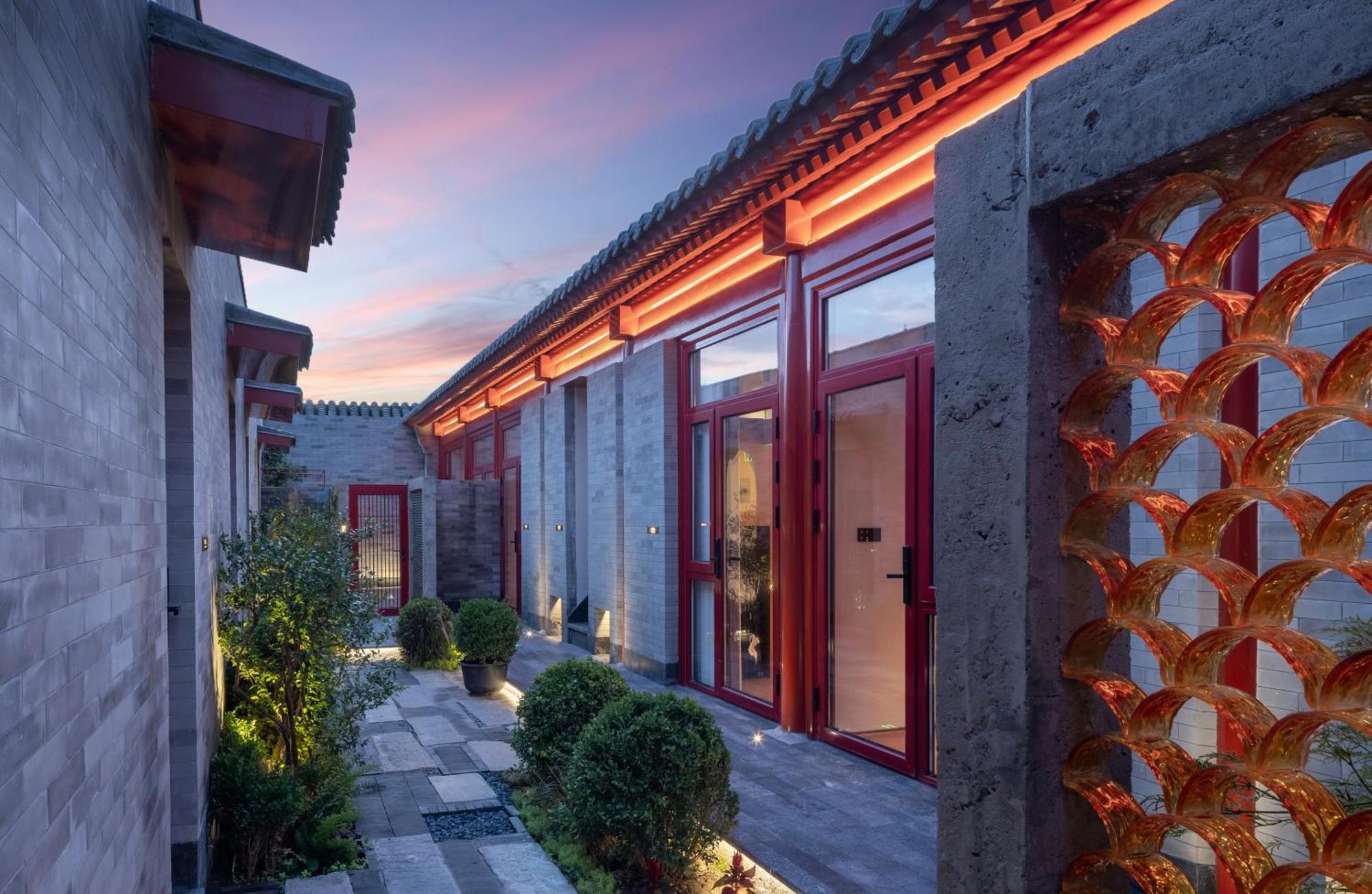 Апартаменты Happy Dragon Courtyard- Newly Renovated With French Windows, Near Tian'anmen Forbidden City,lama Temple And Heaven Temple, 3minutes Walk From Subway,fluent Speaking With Tourist Sights Tickets Service ,free Coffee &laundry Service