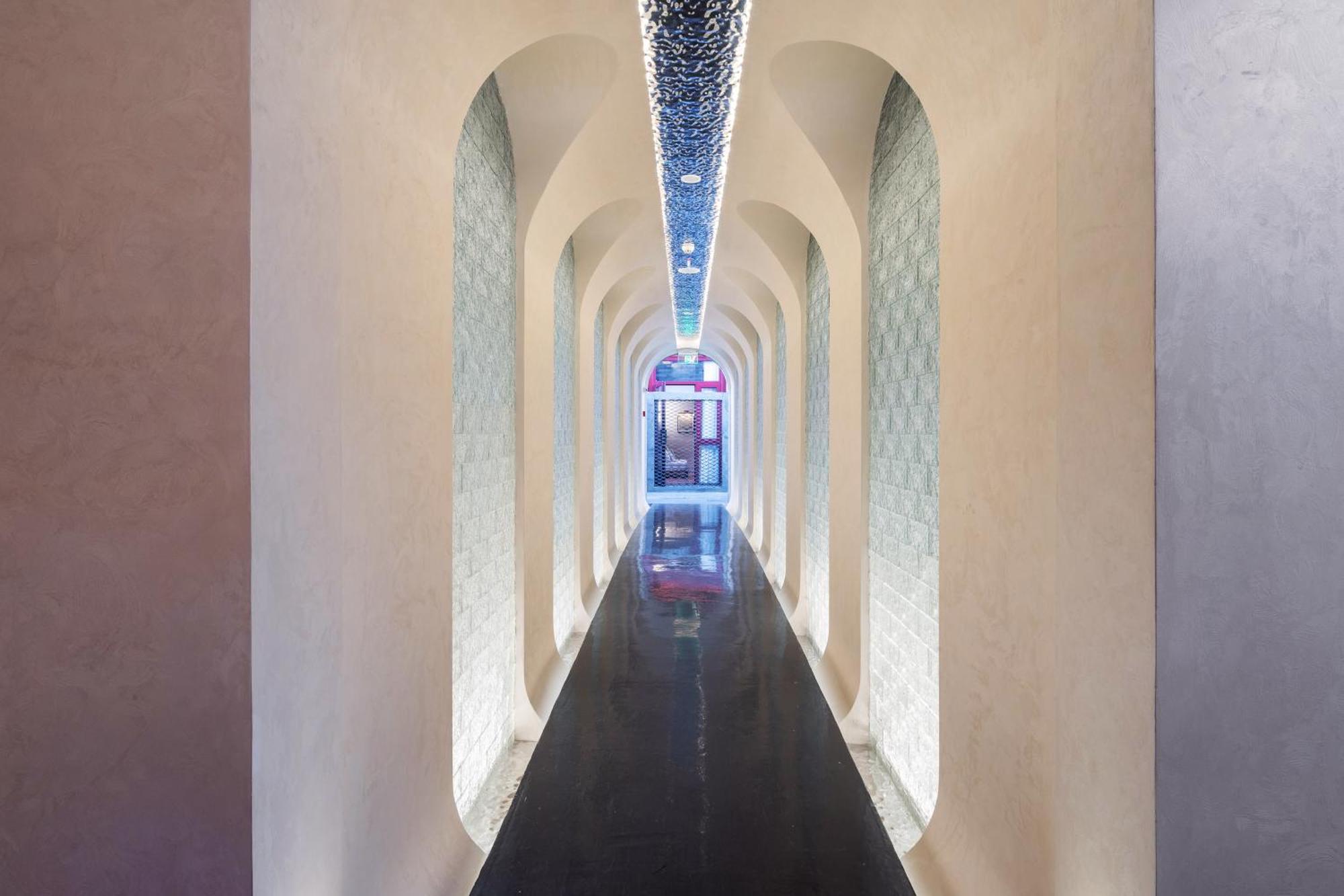 Happy Dragon Courtyard- Newly Renovated With French Windows, Near Tian'anmen Forbidden City,lama Temple And Heaven Temple, 3minutes Walk From Subway,fluent Speaking With Tourist Sights Tickets Service ,free Coffee &laundry Service Апартаменты Пекин