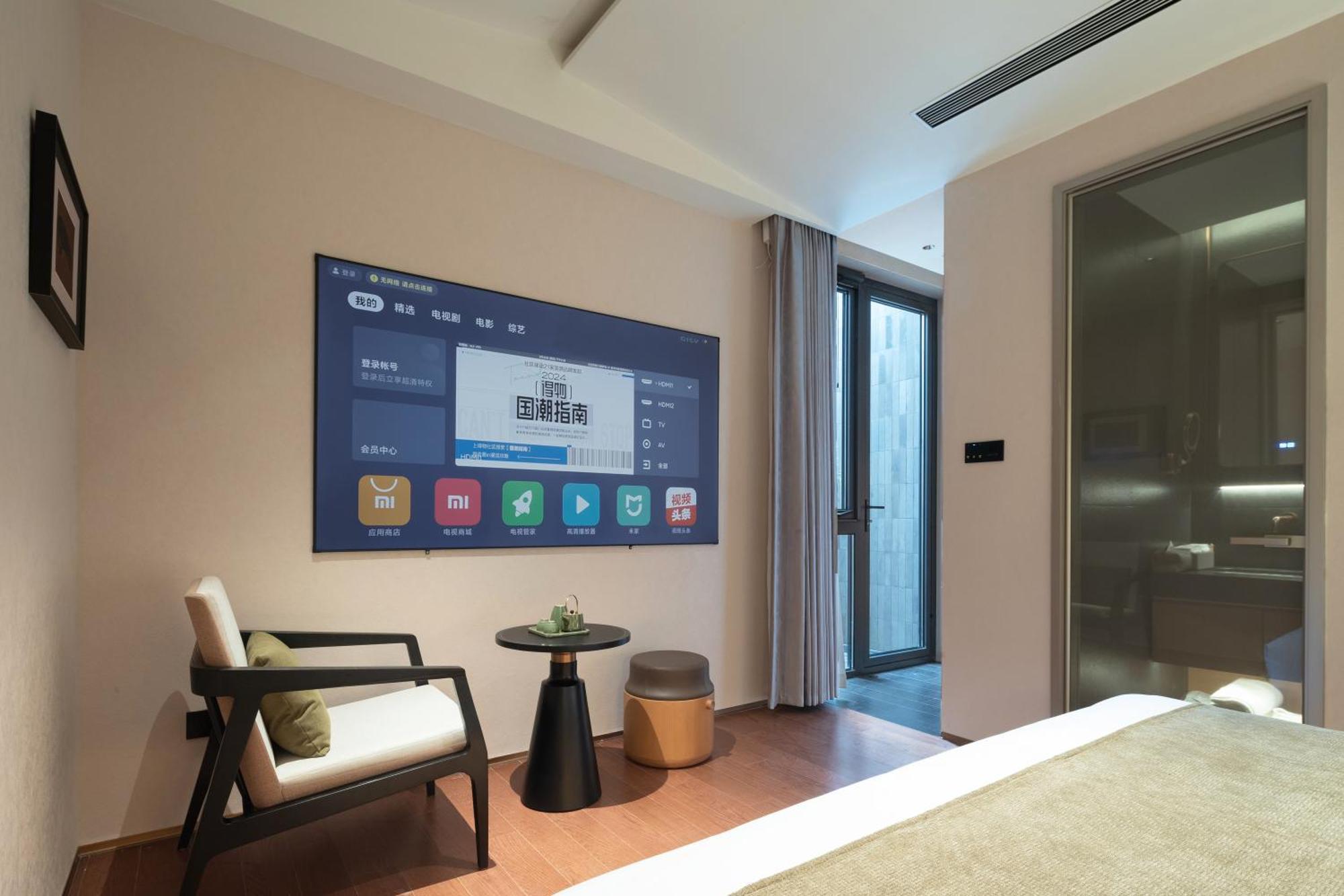 Happy Dragon Courtyard- Newly Renovated With French Windows, Near Tian'anmen Forbidden City,lama Temple And Heaven Temple, 3minutes Walk From Subway,fluent Speaking With Tourist Sights Tickets Service ,free Coffee &laundry Service Апартаменты *