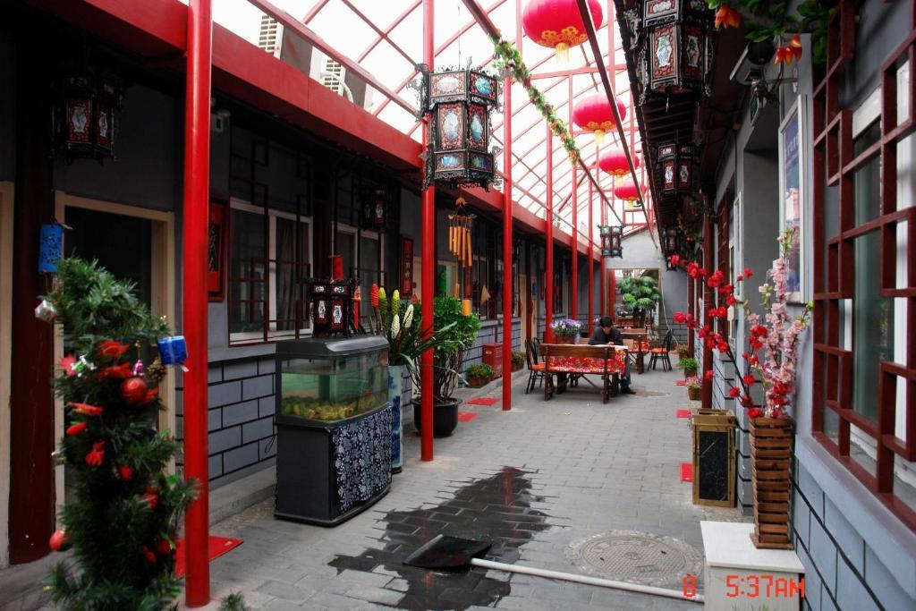 Happy Dragon Courtyard- Newly Renovated With French Windows, Near Tian'anmen Forbidden City,lama Temple And Heaven Temple, 3minutes Walk From Subway,fluent Speaking With Tourist Sights Tickets Service ,free Coffee &laundry Service *